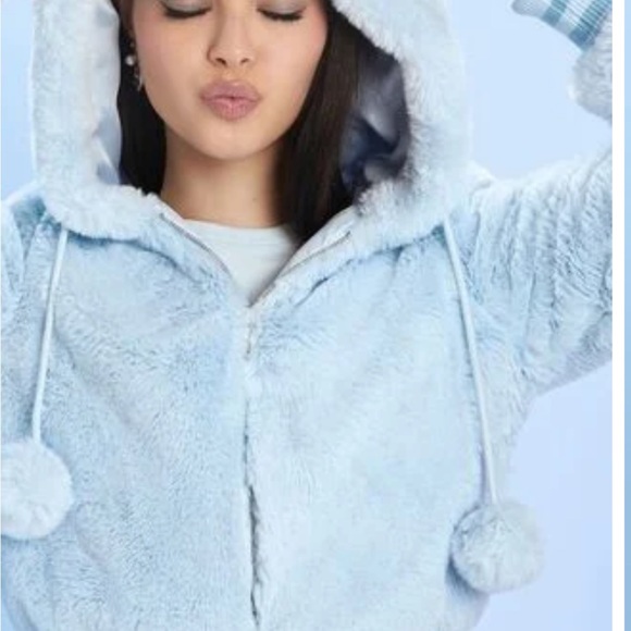 Hello Kitty X Forever 21 Sold out size Faux Fur Angel hooded coat - Picture 3 of 8